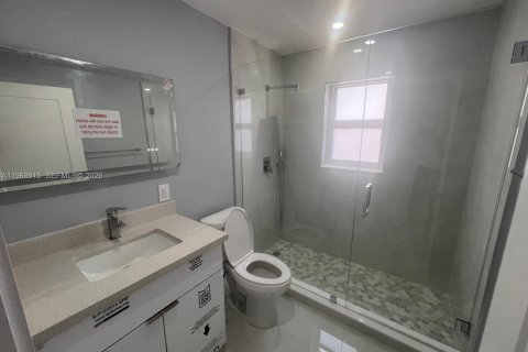 Casa en venta en Pompano Beach, Florida, 3 dormitorios, 88.26 m2 № 2031814 - foto 24