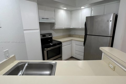 Copropriété à louer à West Palm Beach, Floride: 2 chambres, 96.25 m2 № 2043576 - photo 3