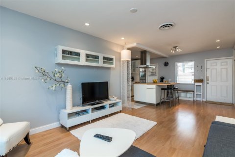 Copropriété à louer à Fort Lauderdale, Floride: 1 chambre, 53.88 m2 № 1943623 - photo 6