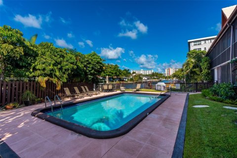 Copropriété à louer à Fort Lauderdale, Floride: 1 chambre, 53.88 m2 № 1943623 - photo 16