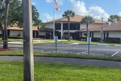 Снять в аренду квартиру в Пемброк-Пайнс, Флорида 1 спальня, 55.93м2, № 2044665 - фото 26