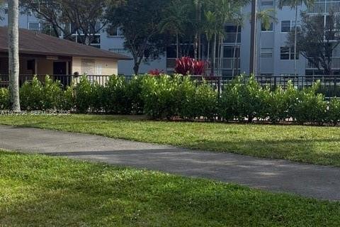 Снять в аренду квартиру в Пемброк-Пайнс, Флорида 1 спальня, 55.93м2, № 2044665 - фото 7