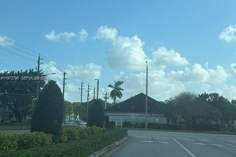 Снять в аренду квартиру в Пемброк-Пайнс, Флорида 1 спальня, 55.93м2, № 2044665 - фото 27