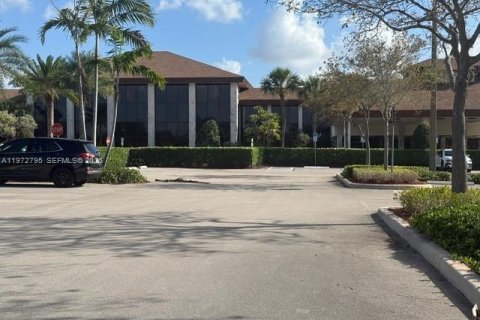 Снять в аренду квартиру в Пемброк-Пайнс, Флорида 1 спальня, 55.93м2, № 2044665 - фото 13