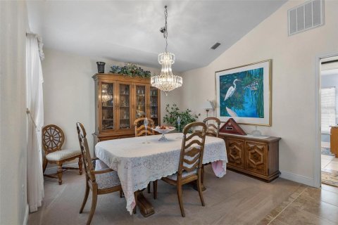 Купить виллу или дом в Хоуи-ин-Хиллз, Флорида 8 комнат, 263.84м2, № 2155913 - фото 26