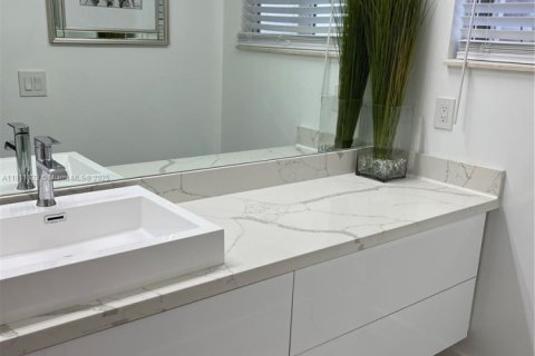 Casa en venta en Fort Lauderdale, Florida, 3 dormitorios, 121.7 m2 № 1973853 - foto 7