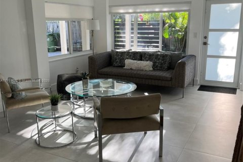 Casa en venta en Fort Lauderdale, Florida, 3 dormitorios, 121.7 m2 № 1973853 - foto 15