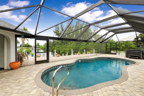 Villa ou maison à vendre à Punta Gorda, Floride: 3 chambres, 235.32 m2 № 2408600 - photo 6