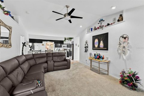 Villa ou maison à vendre à Punta Gorda, Floride: 3 chambres, 235.32 m2 № 2408600 - photo 12