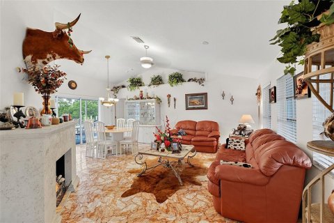 Villa ou maison à vendre à Punta Gorda, Floride: 3 chambres, 235.32 m2 № 2408600 - photo 23