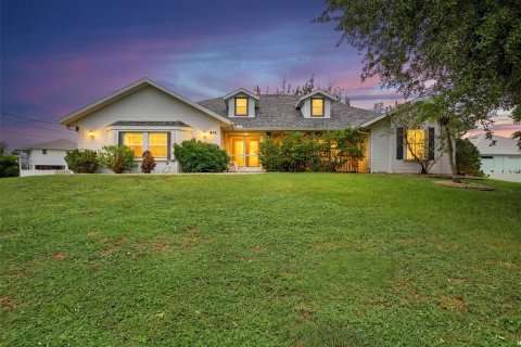 Villa ou maison à Punta Gorda, Floride 3 chambres, 235.32 m2 № 2408600
