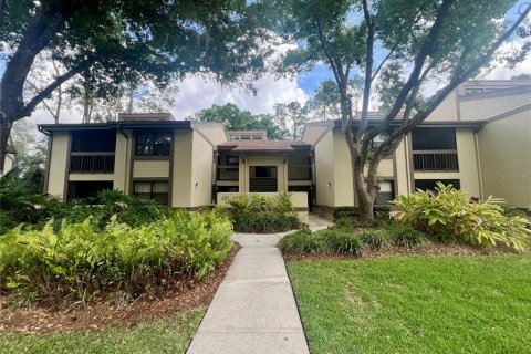 Condominio en Oldsmar, Florida, 2 dormitorios № 2100383
