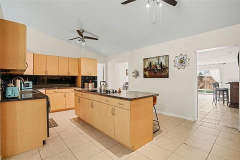 Купить виллу или дом в Валрико, Флорида 8 комнат, 216.37м2, № 2140962 - фото 15