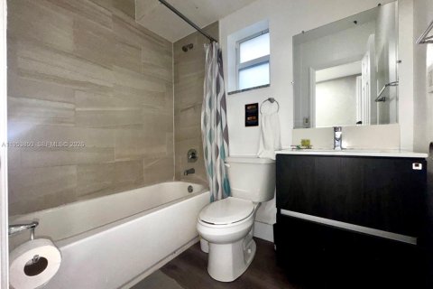 Propiedad comercial en venta en Miami, Florida № 2054779 - foto 6