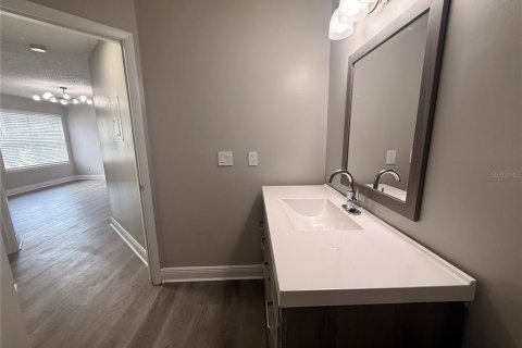 Condo in Lake Mary, Florida, 2 bedrooms № 2115970 - photo 20