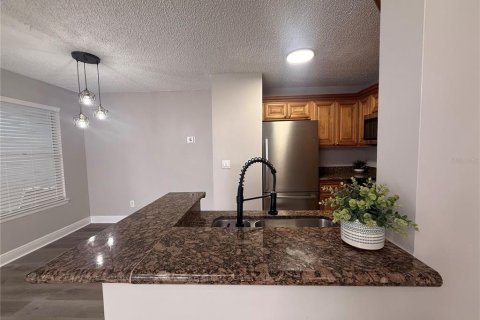 Condo in Lake Mary, Florida, 2 bedrooms № 2115970 - photo 10