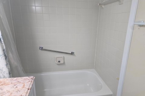 Купить кондоминиум в Уэст-Палм-Бич, Флорида 7 комнат, 87.79м2, № 2084188 - фото 19