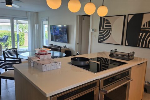 Villa ou maison à louer à Hollywood, Floride: 3 chambres, 151.62 m2 № 1996846 - photo 4