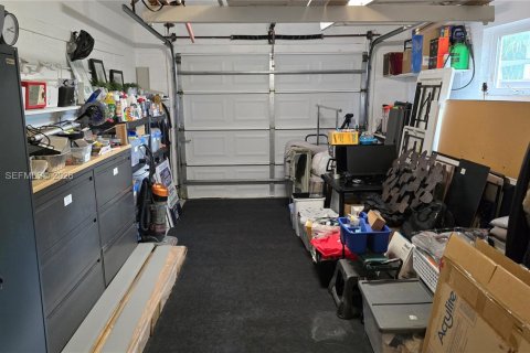 Villa ou maison à louer à Hollywood, Floride: 3 chambres, 151.62 m2 № 1996846 - photo 17