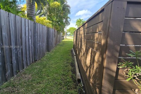 Villa ou maison à louer à Hollywood, Floride: 3 chambres, 151.62 m2 № 1996846 - photo 15