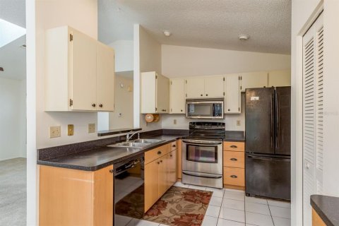 House in New Port Richey, Florida 2 bedrooms, 88.44 sq.m. № 1915143 - photo 11
