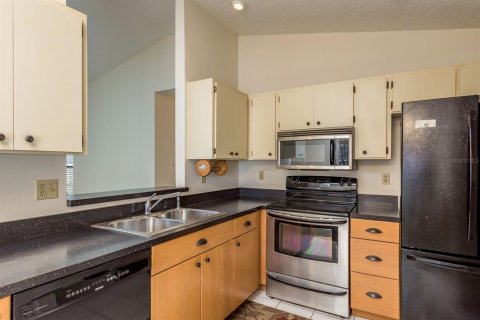 Villa ou maison à louer à New Port Richey, Floride: 2 chambres, 88.44 m2 № 1915143 - photo 12