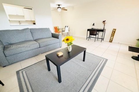Condominio en venta en Lauderdale Lakes, Florida, 1 dormitorio, 61.5 m2 № 2153145 - foto 7
