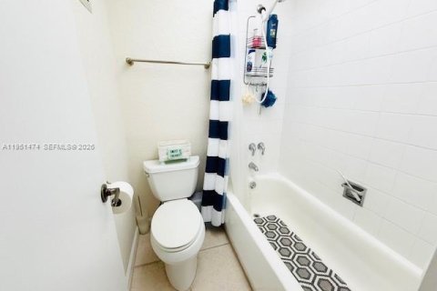 Condominio en venta en Lauderdale Lakes, Florida, 1 dormitorio, 61.5 m2 № 2153145 - foto 27