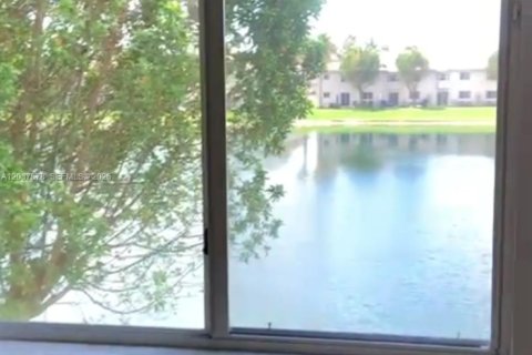 Copropriété à louer à Homestead, Floride: 2 chambres, 75.72 m2 № 2155047 - photo 8