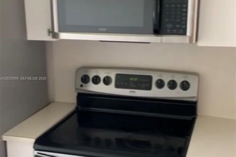 Copropriété à louer à Homestead, Floride: 2 chambres, 75.72 m2 № 2155047 - photo 6