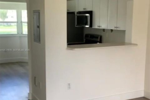 Copropriété à louer à Homestead, Floride: 2 chambres, 75.72 m2 № 2155047 - photo 10