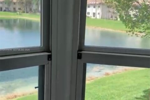 Copropriété à louer à Homestead, Floride: 2 chambres, 75.72 m2 № 2155047 - photo 3