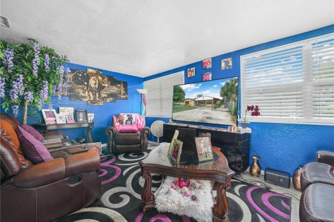 Casa en venta en Lake Wales, Florida, 3 dormitorios, 142.7 m2 № 2240016 - foto 13