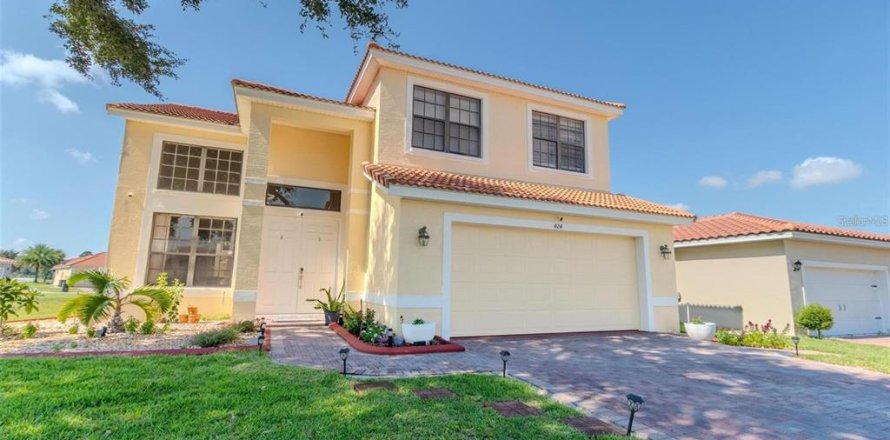 Villa ou maison à Poinciana, Floride 4 chambres, 203.18 m2 № 2391459