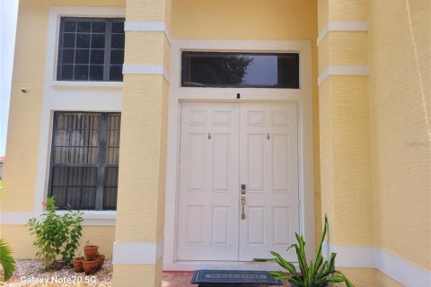 Villa ou maison à louer à Poinciana, Floride: 4 chambres, 203.18 m2 № 2391459 - photo 2