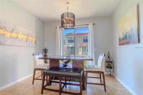 Villa ou maison à louer à Poinciana, Floride: 4 chambres, 203.18 m2 № 2391459 - photo 7