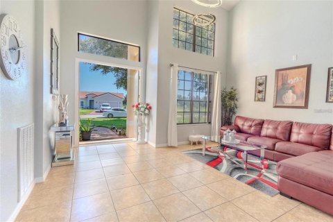 Villa ou maison à louer à Poinciana, Floride: 4 chambres, 203.18 m2 № 2391459 - photo 5