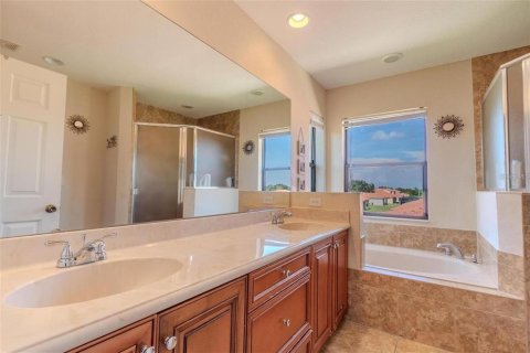 Villa ou maison à louer à Poinciana, Floride: 4 chambres, 203.18 m2 № 2391459 - photo 24