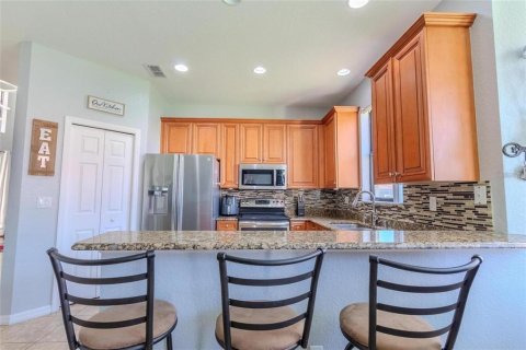Villa ou maison à louer à Poinciana, Floride: 4 chambres, 203.18 m2 № 2391459 - photo 11