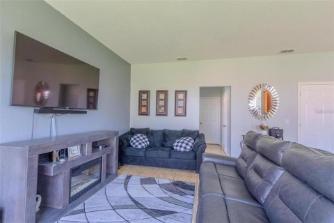 Villa ou maison à louer à Poinciana, Floride: 4 chambres, 203.18 m2 № 2391459 - photo 13