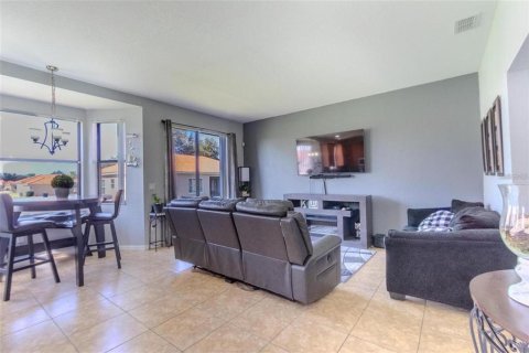 Villa ou maison à louer à Poinciana, Floride: 4 chambres, 203.18 m2 № 2391459 - photo 8