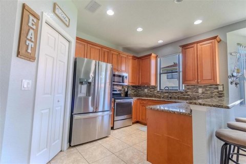 Villa ou maison à louer à Poinciana, Floride: 4 chambres, 203.18 m2 № 2391459 - photo 9
