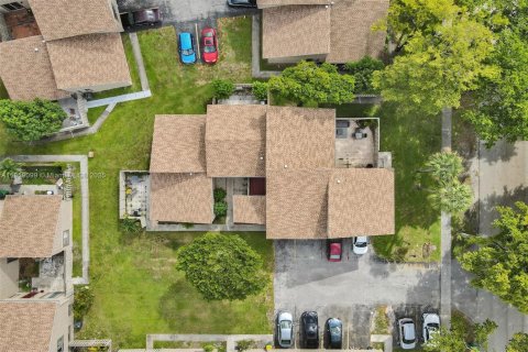 Touwnhouse à vendre à Lauderhill, Floride: 2 chambres, 87.33 m2 № 1961677 - photo 3