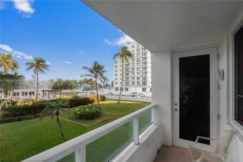 Купить кондоминиум в Майами-Бич, Флорида 1 спальня, 91.79м2, № 1748331 - фото 8