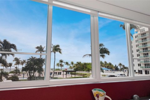 Купить кондоминиум в Майами-Бич, Флорида 1 спальня, 91.79м2, № 1748331 - фото 4