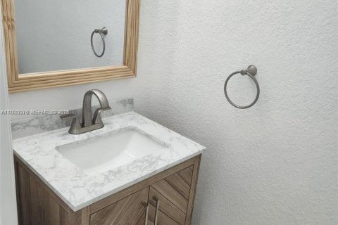 Casa en venta en Doral, Florida, 3 dormitorios, 187.11 m2 № 2055136 - foto 5