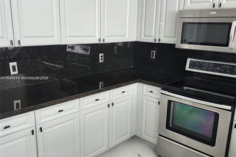 Casa en venta en Doral, Florida, 3 dormitorios, 187.11 m2 № 2055136 - foto 17