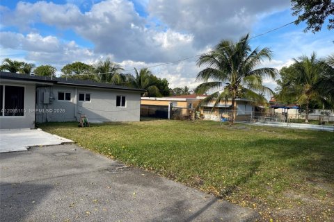 House in Fort Lauderdale, Florida 3 bedrooms, 119.57 sq.m. № 2383288 - photo 11