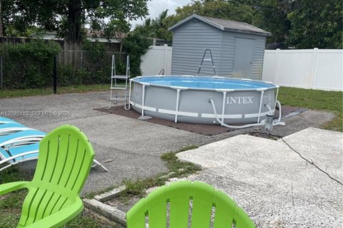 House in Fort Lauderdale, Florida 3 bedrooms, 119.57 sq.m. № 2383288 - photo 12