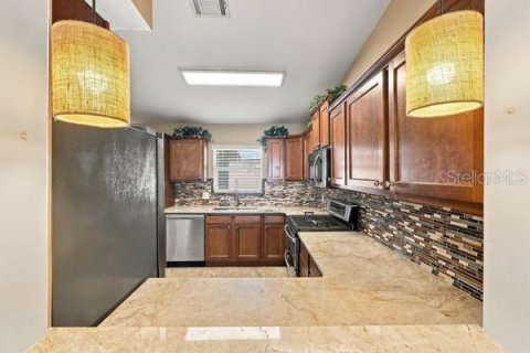Villa ou maison à louer à Poinciana, Floride: 3 chambres, 139.54 m2 № 2389286 - photo 14